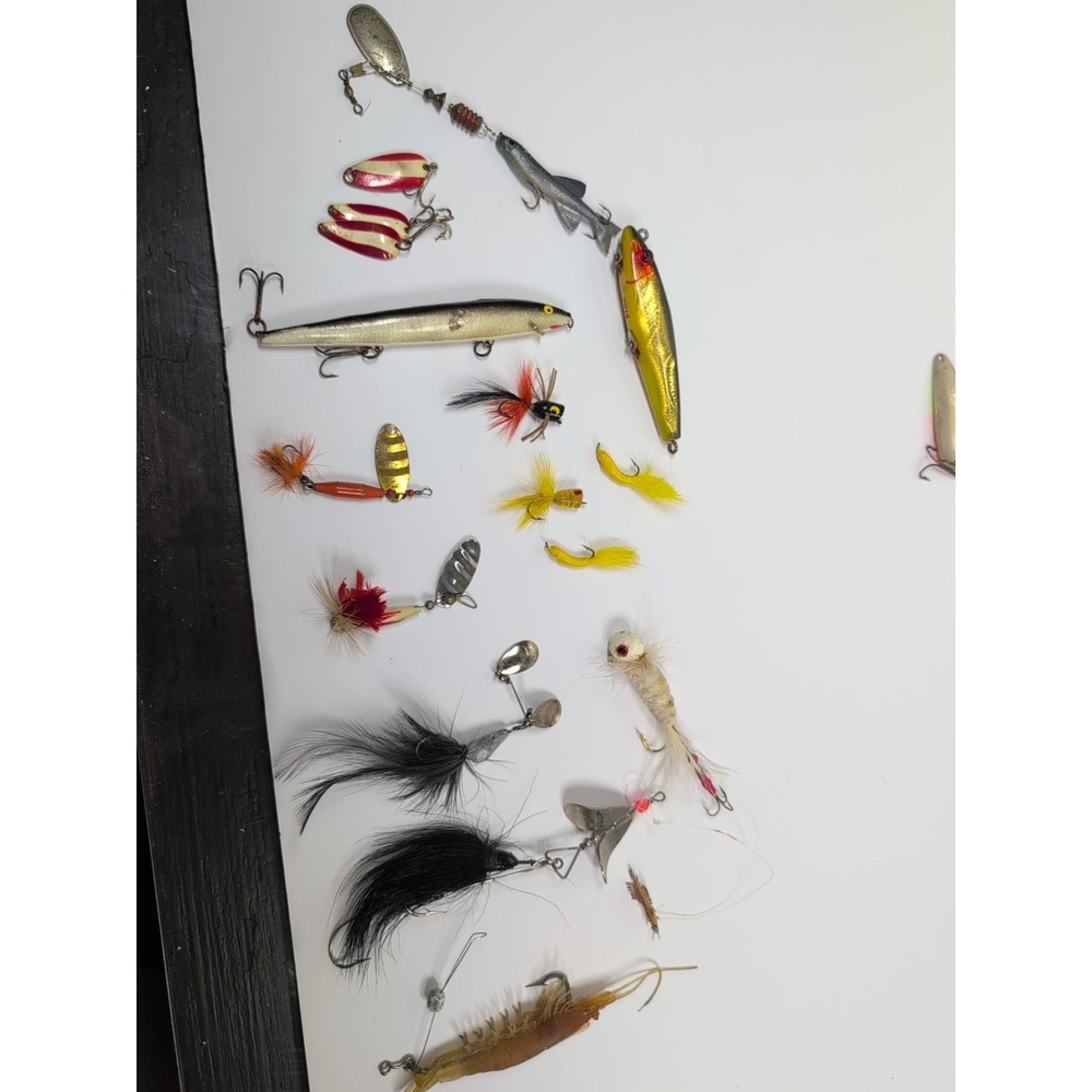 Vintage Fishing Lure Lot of 17